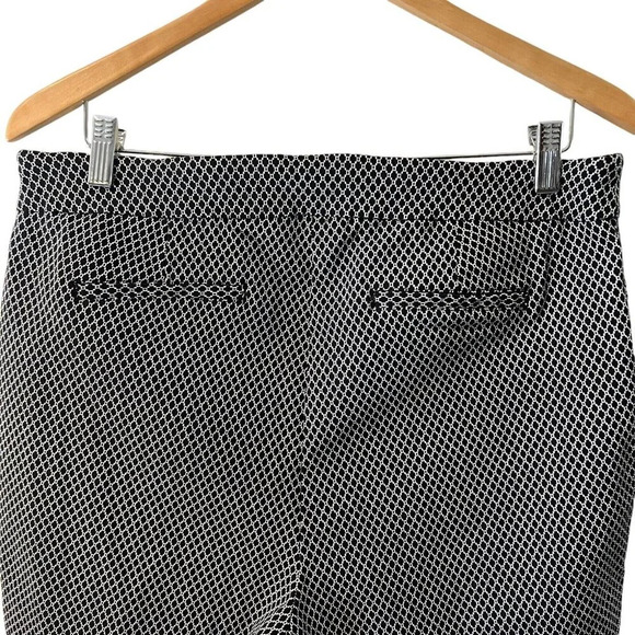 Cynthia Rowley Black and White Shorts Plus Size 16W Stretch Geometric Diamond - Picture 4 of 6